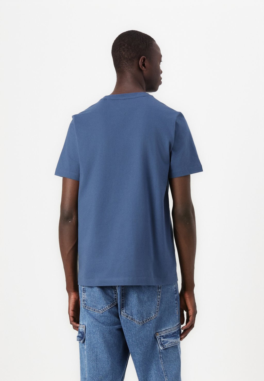 Базовая футболка ESS SEASONAL REG FIT SOLID TEE Tommy Hilfiger, синий — фото 3