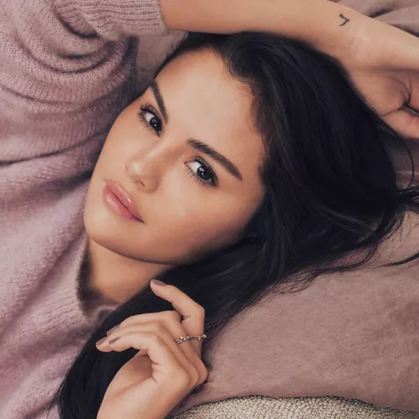 Найдите комфорт увлажняющий лосьон для тела с ниацинамидом Rare Beauty By Selena Gomez, 92 гр — фото 2