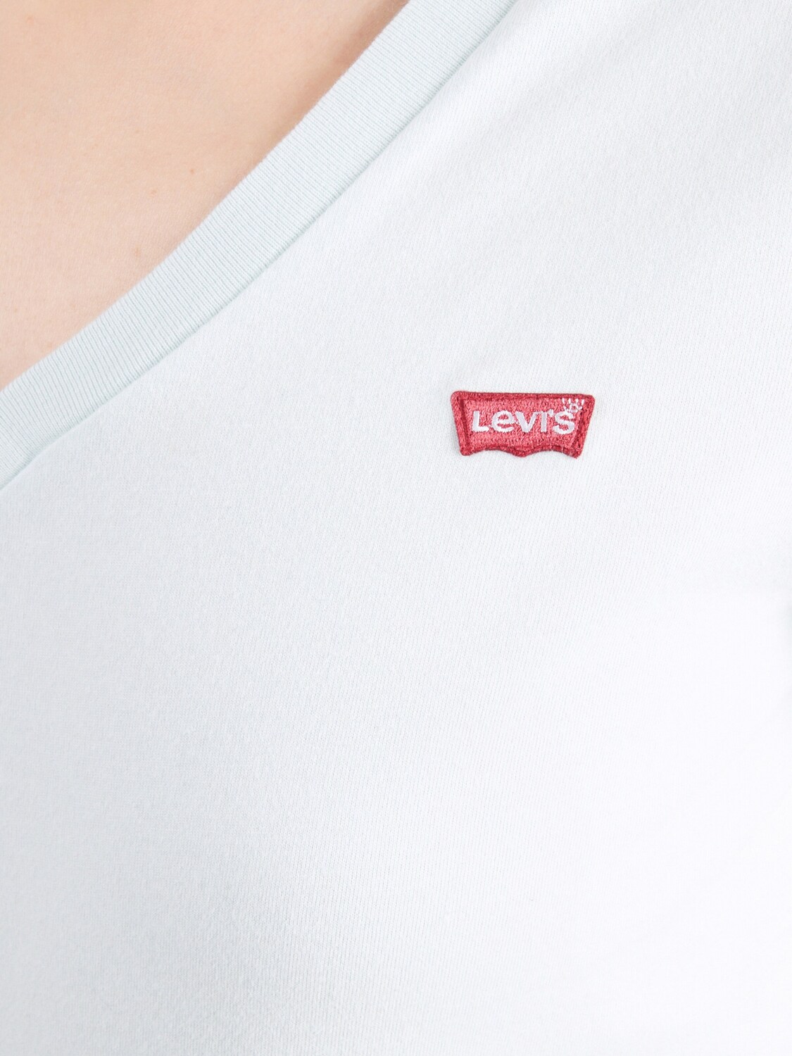 LEVI'S  Футболка 'The Perfect V-Neck' в пастельно-голубом цвете — фото 2