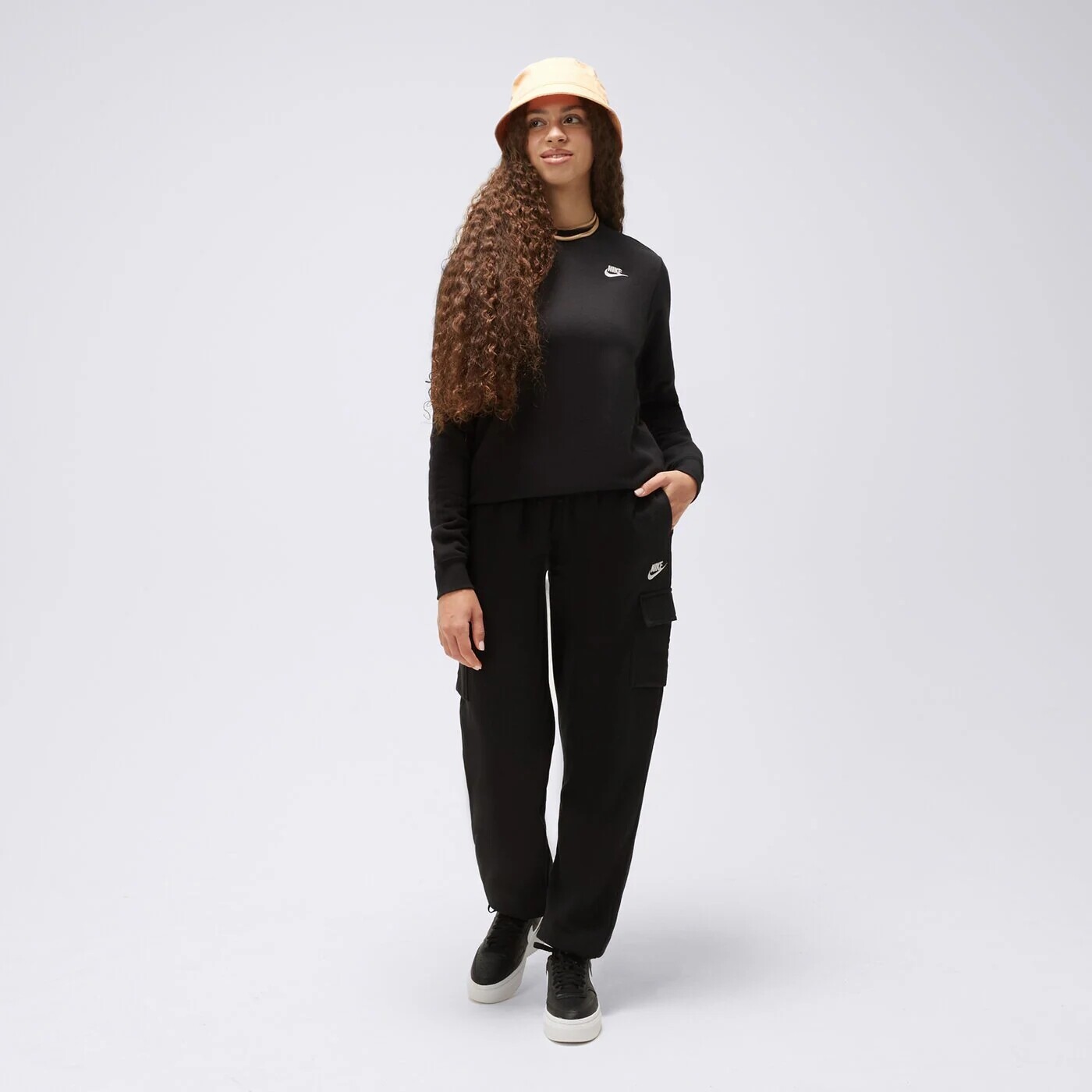 

Свитшот Nike Club Flc Crew, черный