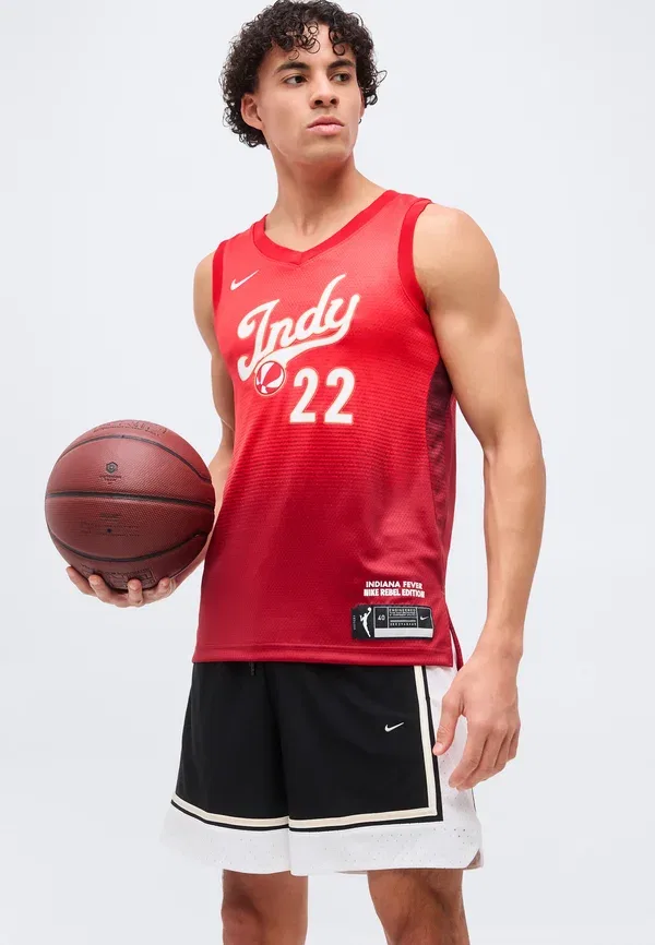 Футболка Indiana Fever 26 Caitlin Clark Club Wear Nike Performance, университетский красный — фото 4