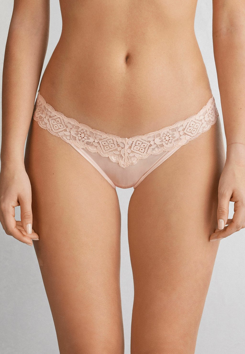 

Стринги Intimissimi, бежевый