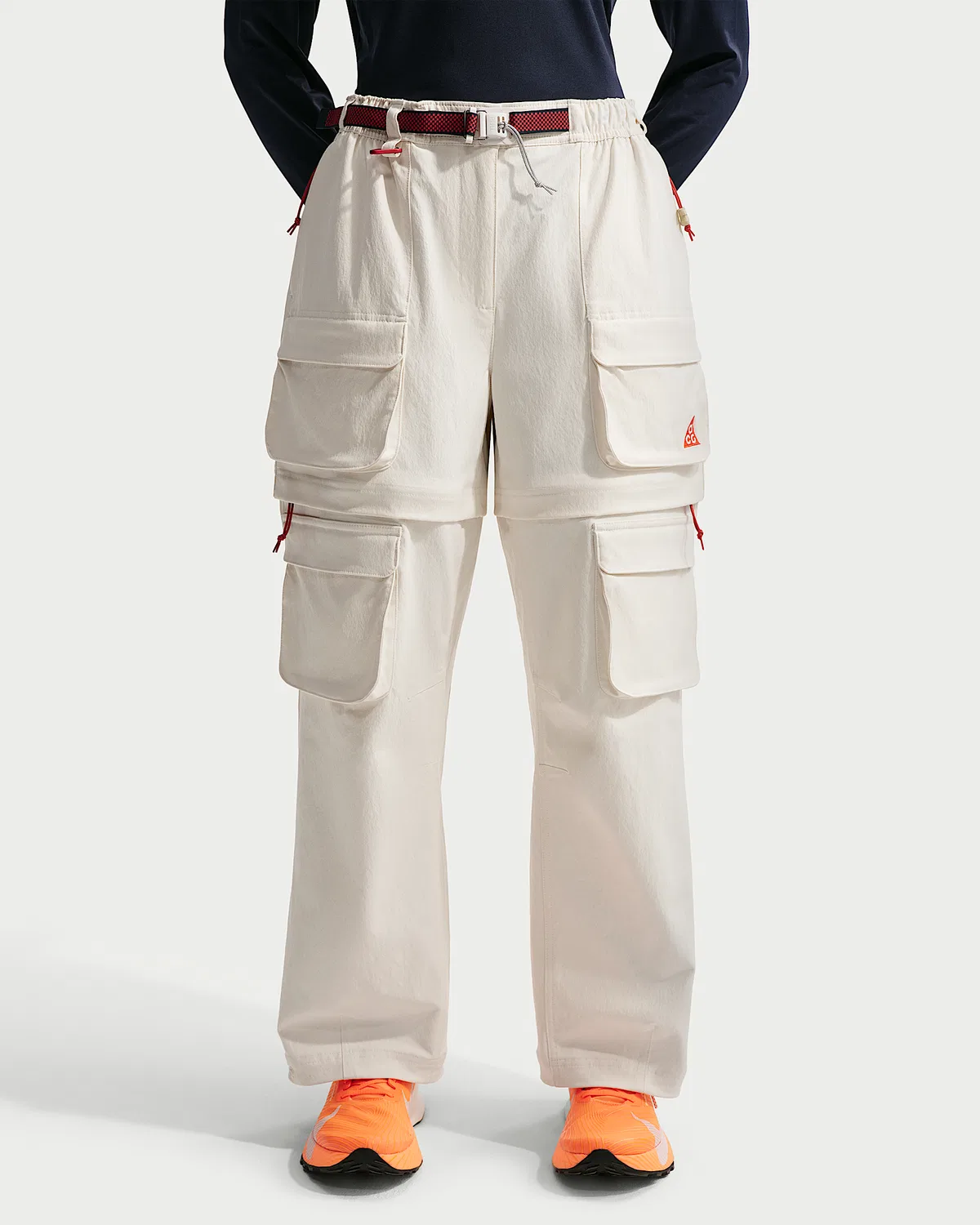 Женские штаны Nike ACG USA, Phantom/Chile Red/Obsidian/Chile Red — фото 2