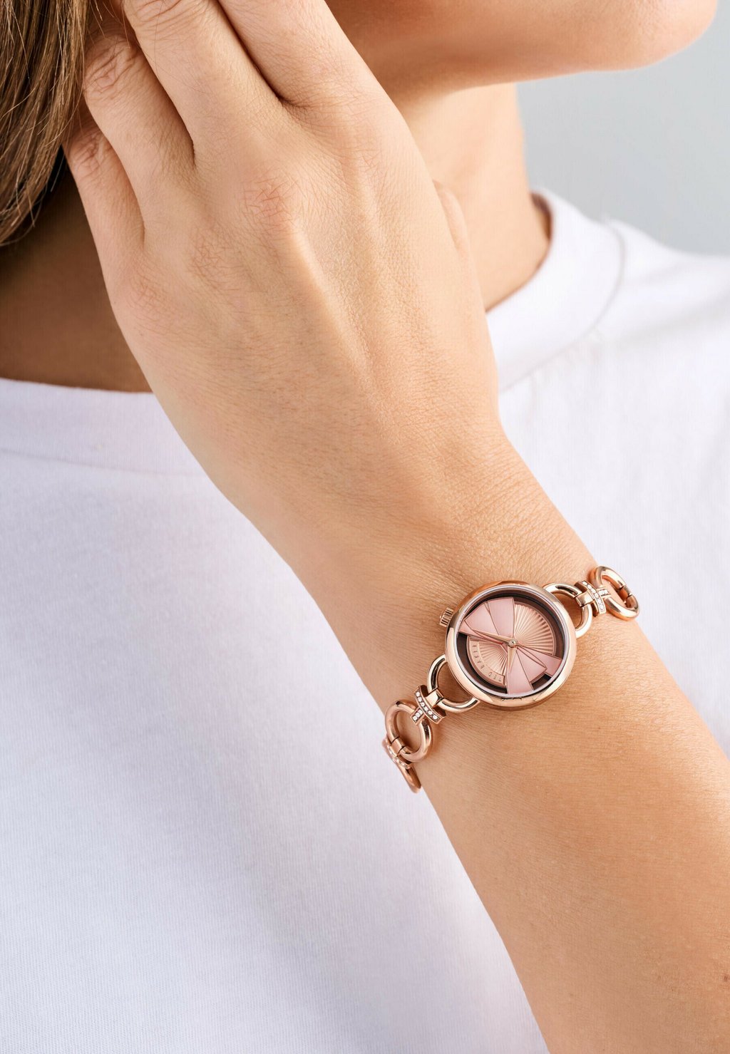 

Часы QUARTZ ANALOG LILABEL Ted Baker, серебряный
