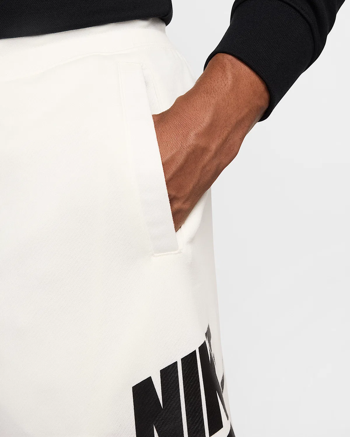 Мужские шорты Nike Club из французского футера с принтом Alumni, Sail/Sail/Black — фото 4