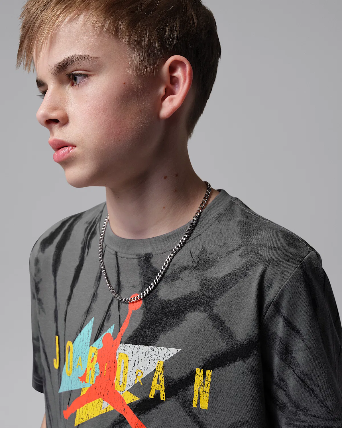 Детская футболка Jordan Big Kids' Geo Tie Dye, Iron Grey — фото 3