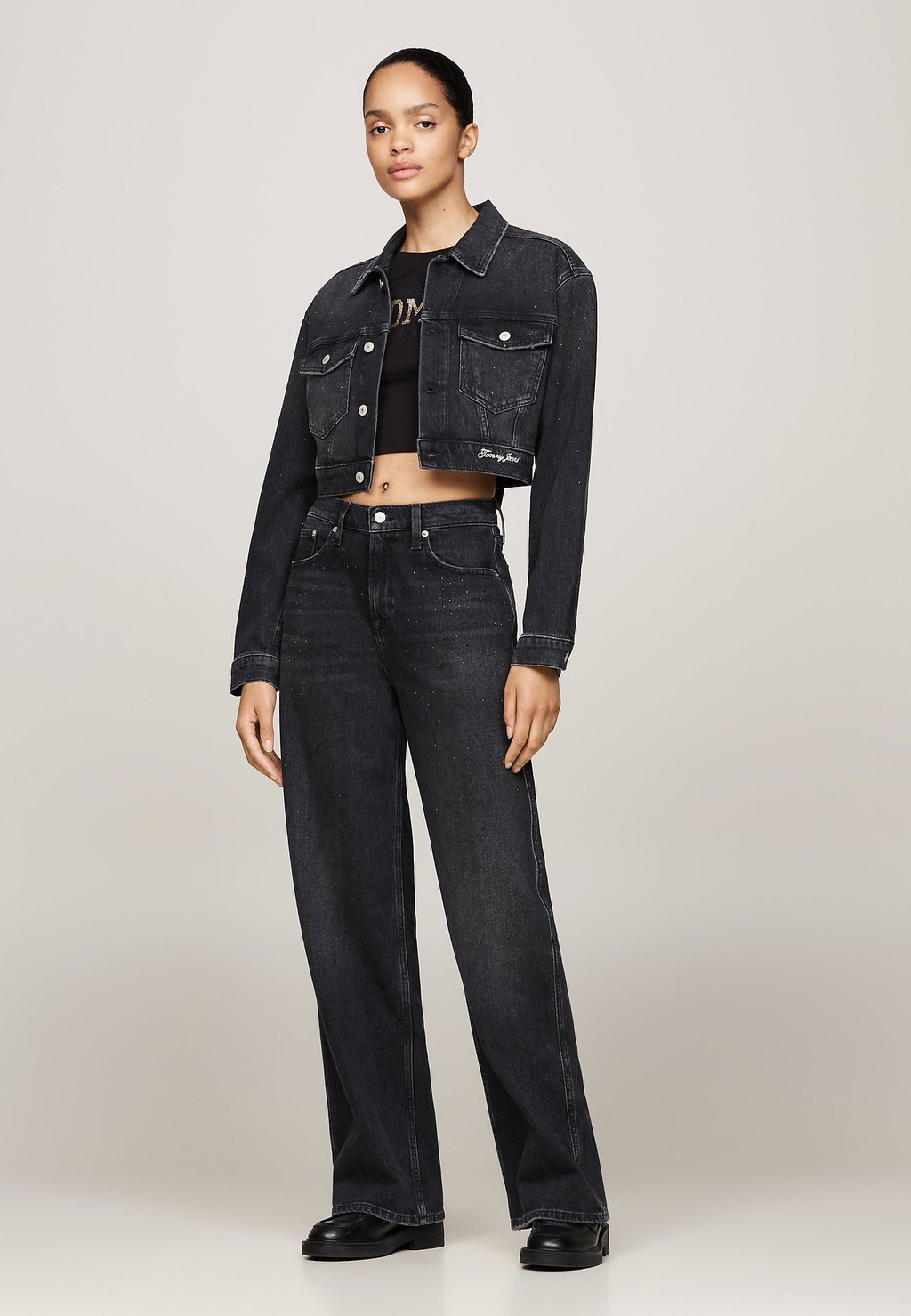 

Джинсовая куртка BOXY FIT CROP Tommy Jeans, черный деним