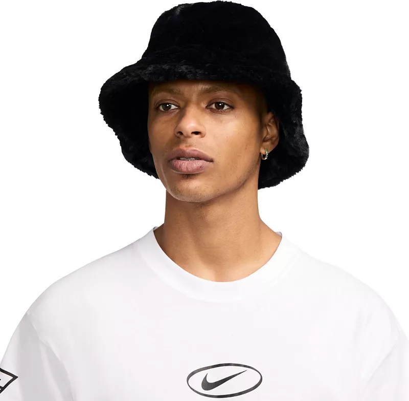 

Женская панама с галочкой из искусственного меха Nike Apex, черный