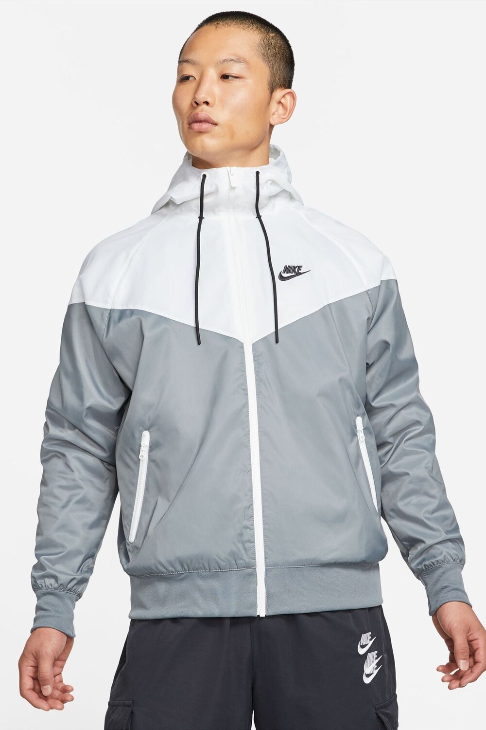 

Ветровка спортивная с капюшоном Nike, белый
