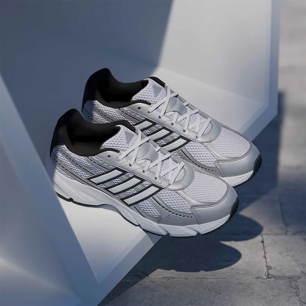 Мужские белые кроссовки Technocao 2000 от Adidas