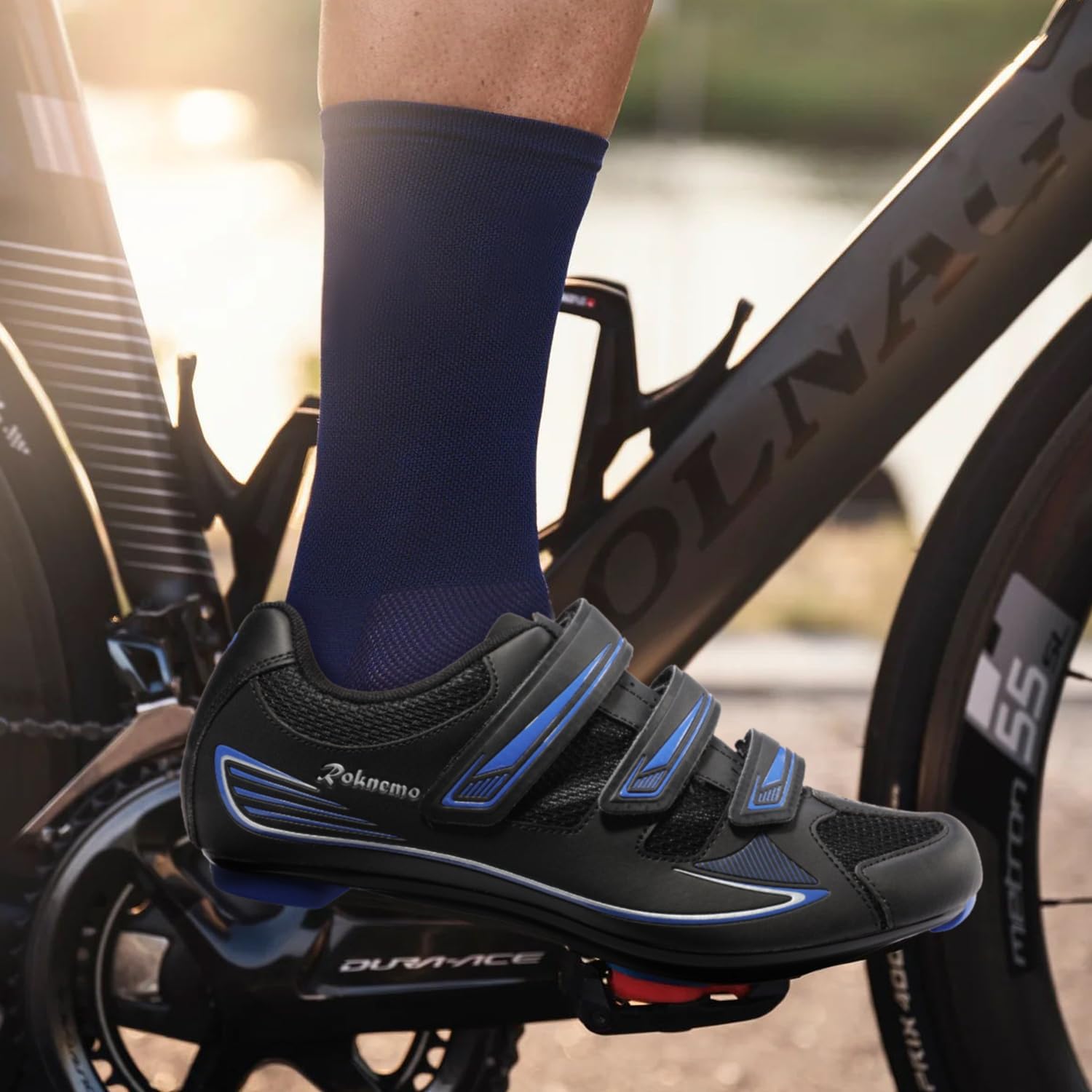 Мужские велотуфли Peloton - для креплений 2 и 3 болта Look Delta, велоботинки для спиннинга - Совместимы с зажимами SPD - Идеально подходят для езды на шоссейных велосипедах в помещении и на улице Roknemo, синий — фото 2