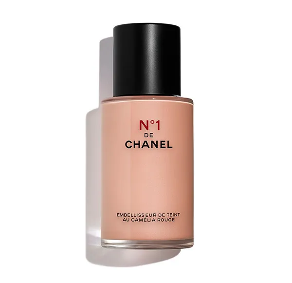 

ОБЕСПЕЧИВАЕТ ЯРКОСТЬ - ОБЪЕДИНЯЕТ - СОВЕРШЕНСТВУЕТ Nº1 DE CHANEL EMBELLISSEUR DE TEINT Chanel, цвет light apricot