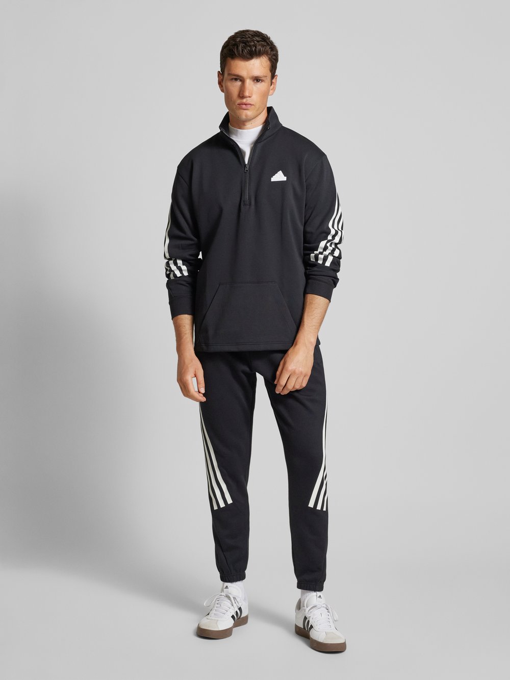 

Свитшот с воротником-стойкой и карманом-кенгуру ADIDAS SPORTSWEAR, черный