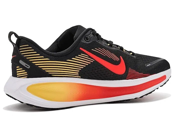 Кроссовки беговые Vomero 18 Nike Kids, Black/Bright Crimson/Light Crimson — фото 4