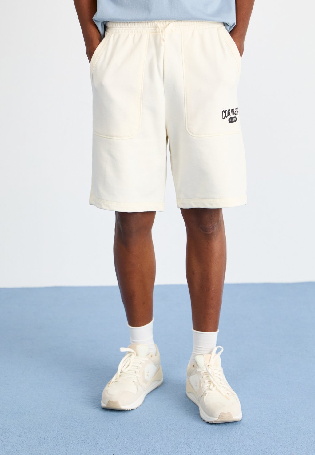 

Шорты RETRO CHUCK CORE GRAPHIC SHORT Converse, кремовый