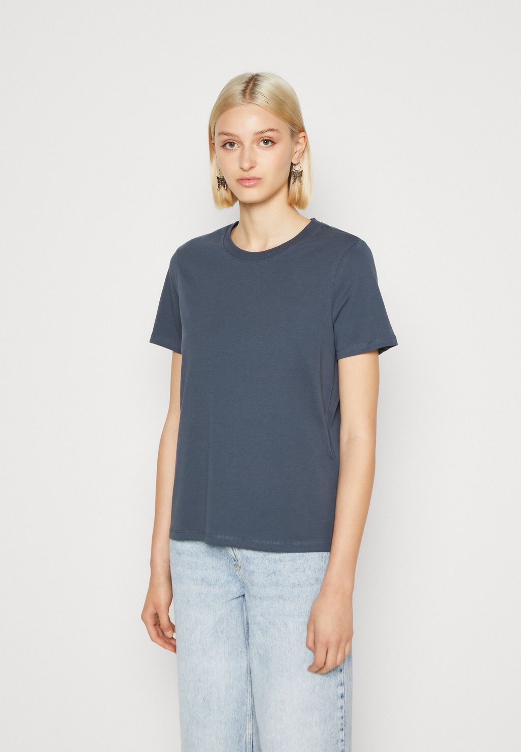 

Базовая футболка PCRIA SOLID TEE Pieces, цвет ombre blue