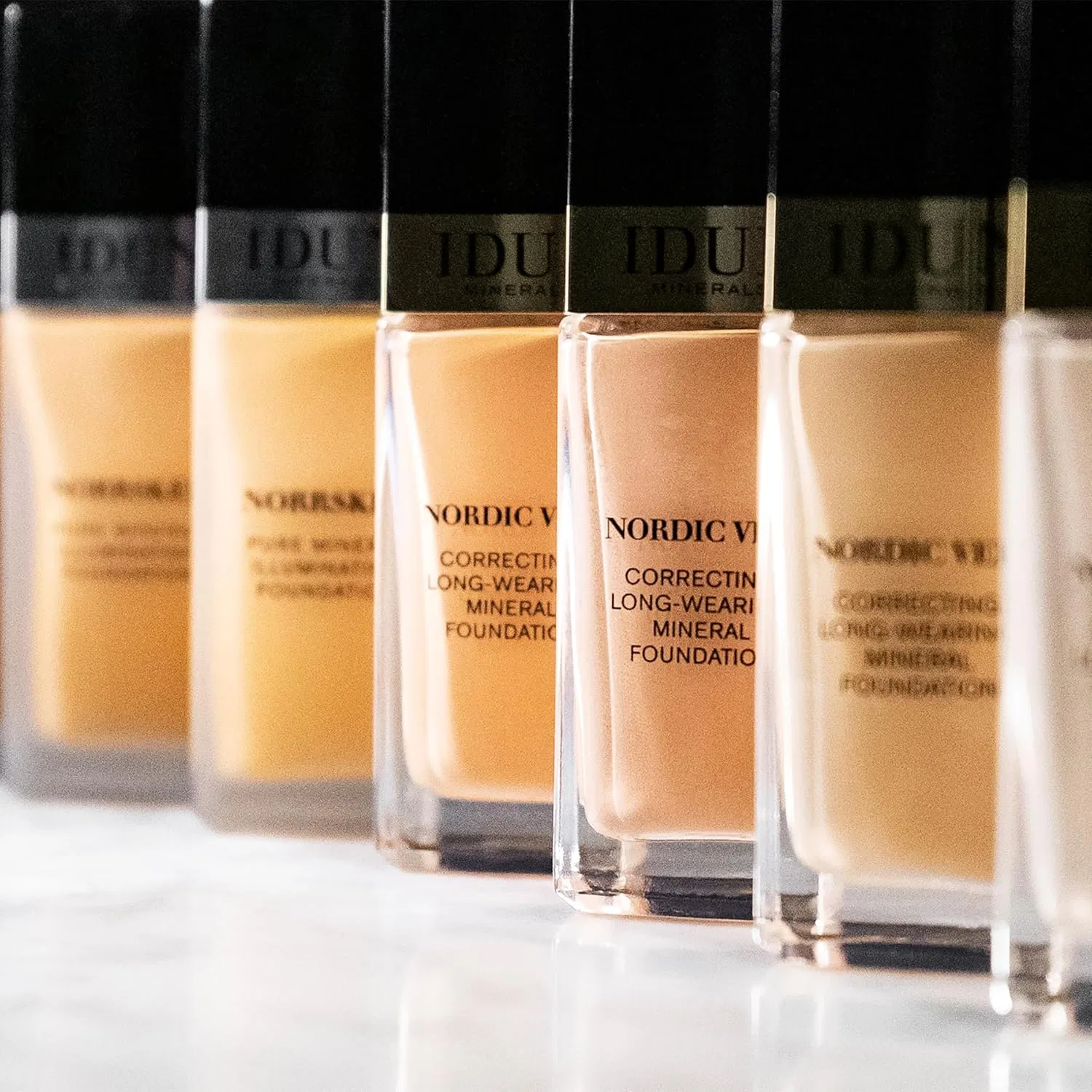 Тональное средство Idun Minerals Nordic Veil Foundation 309 Svea 26 мл — фото 3