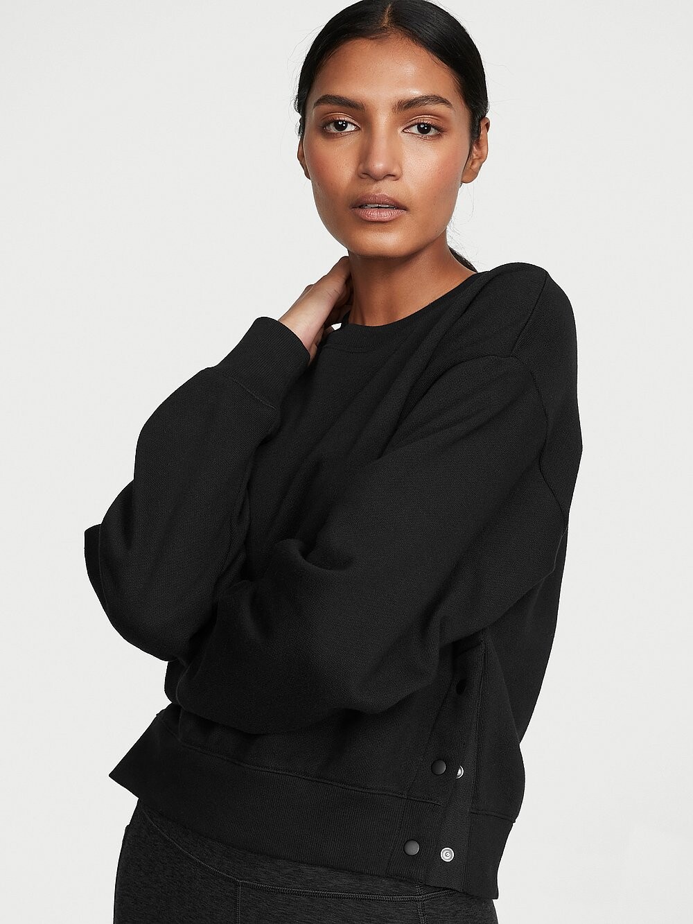 

Хлопковый флис Oversize с круглым вырезом на кнопках Victoria's Secret, черный