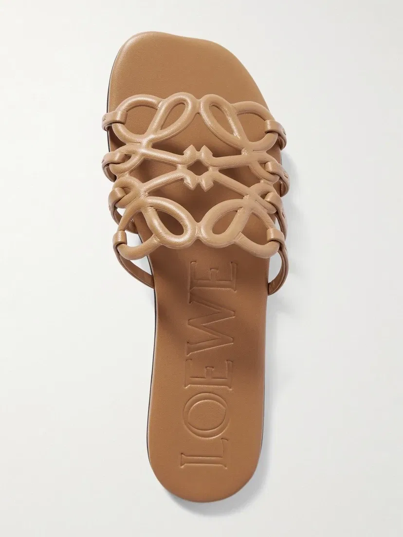 Кожаные шлепанцы Petal Anagram LOEWE, коричневый