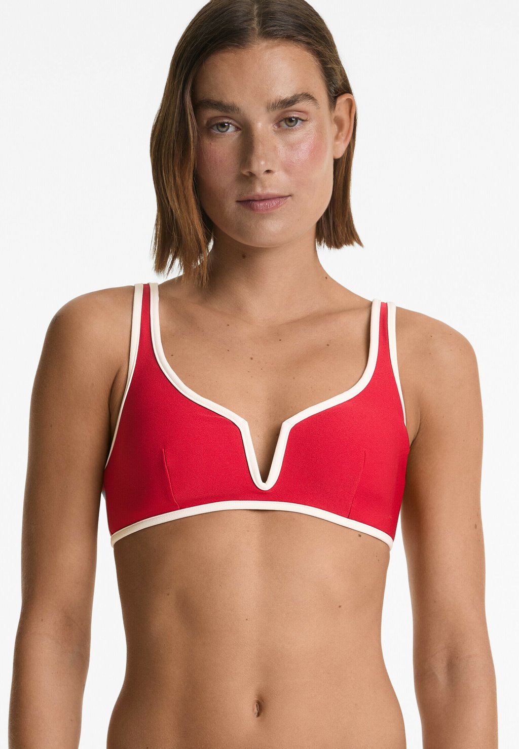 

Верх бикини HALTER WITH TRIM OYSHO, красный