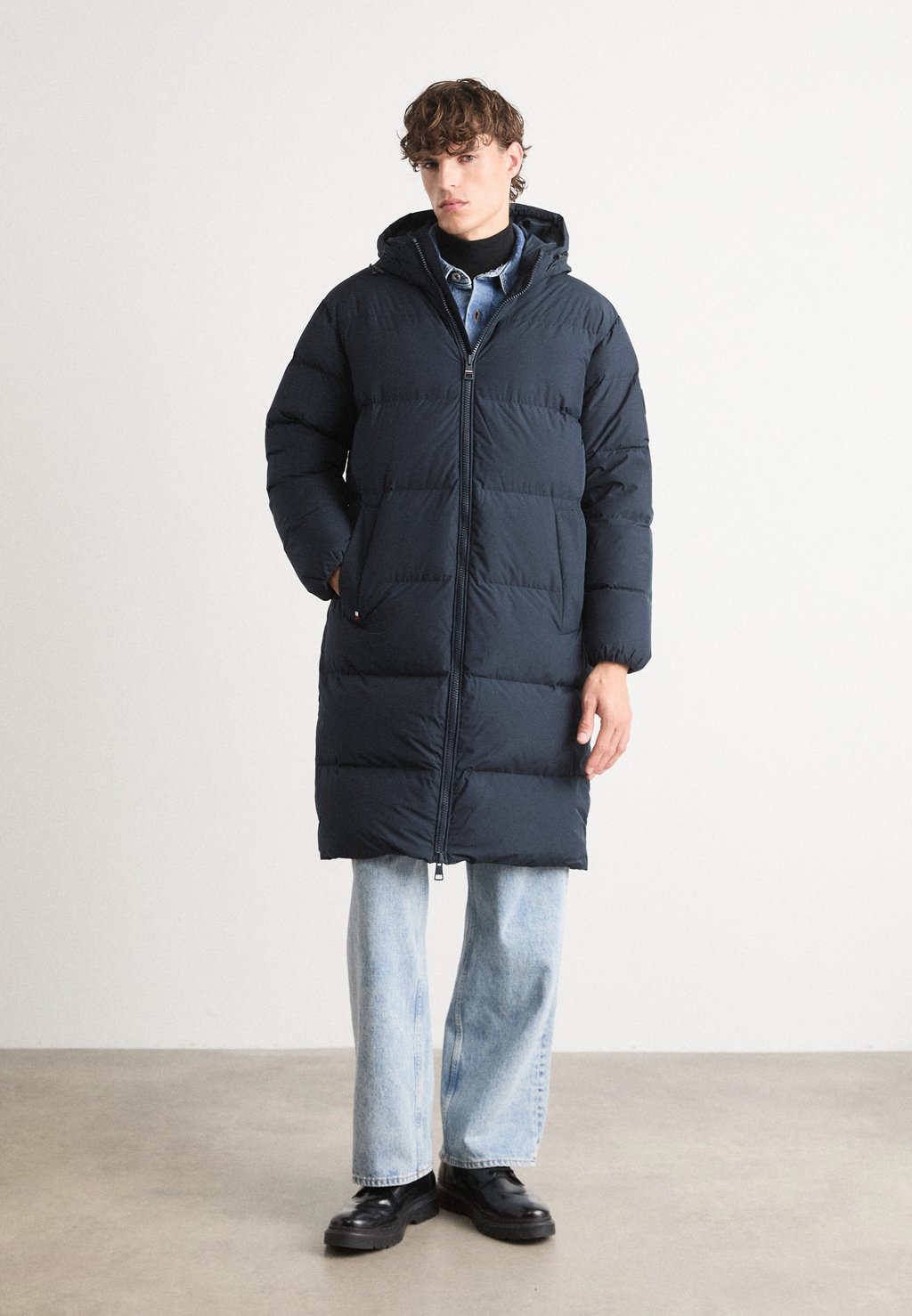 

Пуховое пальто PARKA Tommy Hilfiger, темно-синий