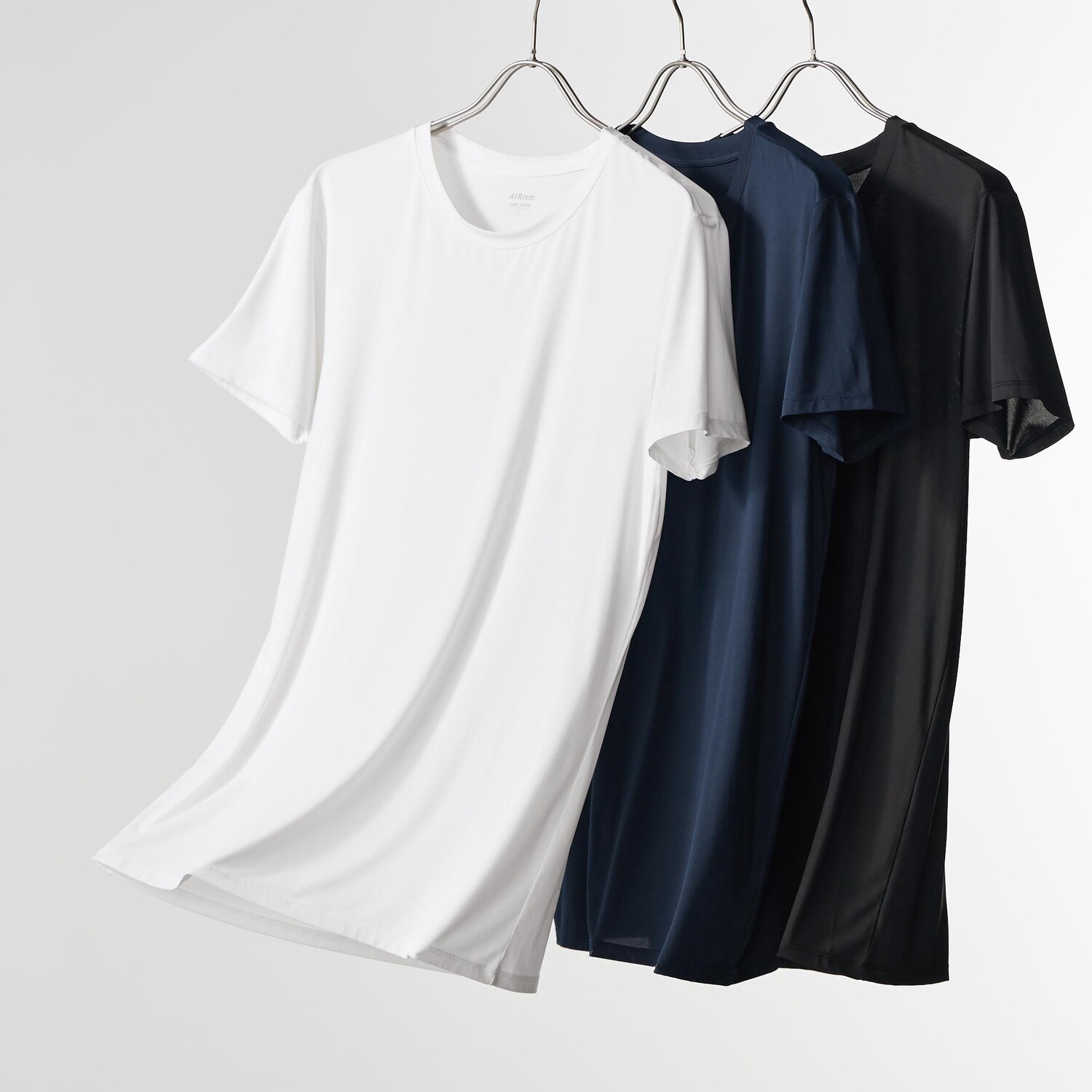 Футболка Uniqlo AIRism белая с круглым вырезом и скрытой обработкой горловины — фото 2