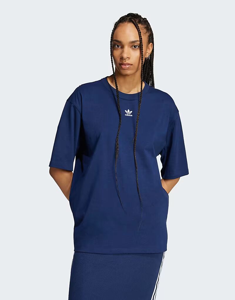 

Футболка бойфренда Adidas Originals Essentials цвета «ночной индиго»