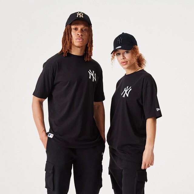 

Футболка New Era MLB Essentials LC OS New York Yankees, черный