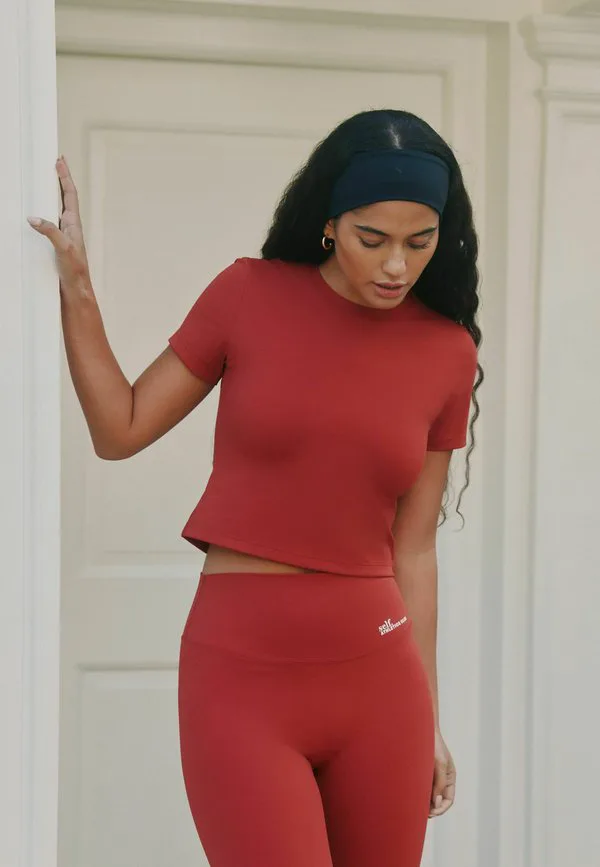 

Укороченная базовая футболка Self., Red, Красный, Укороченная базовая футболка Self., Red