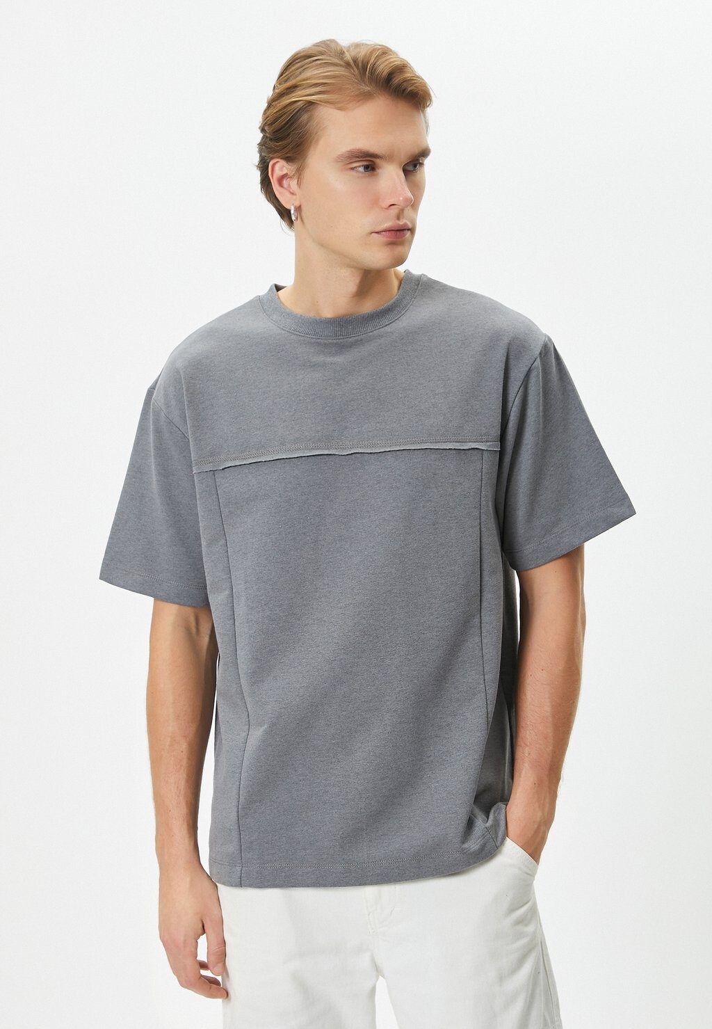 

Футболка с принтом SEAM DETAIL CREW NECK SHORT SLEEVE Koton, цвет grey