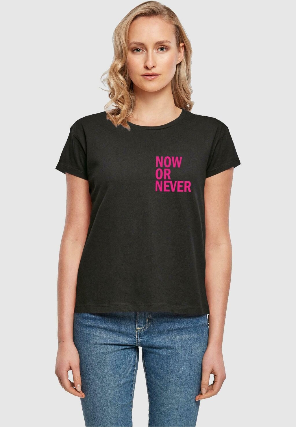 

Футболка с принтом NOW OR NEVER BOX TEE Merchcode, цвет black