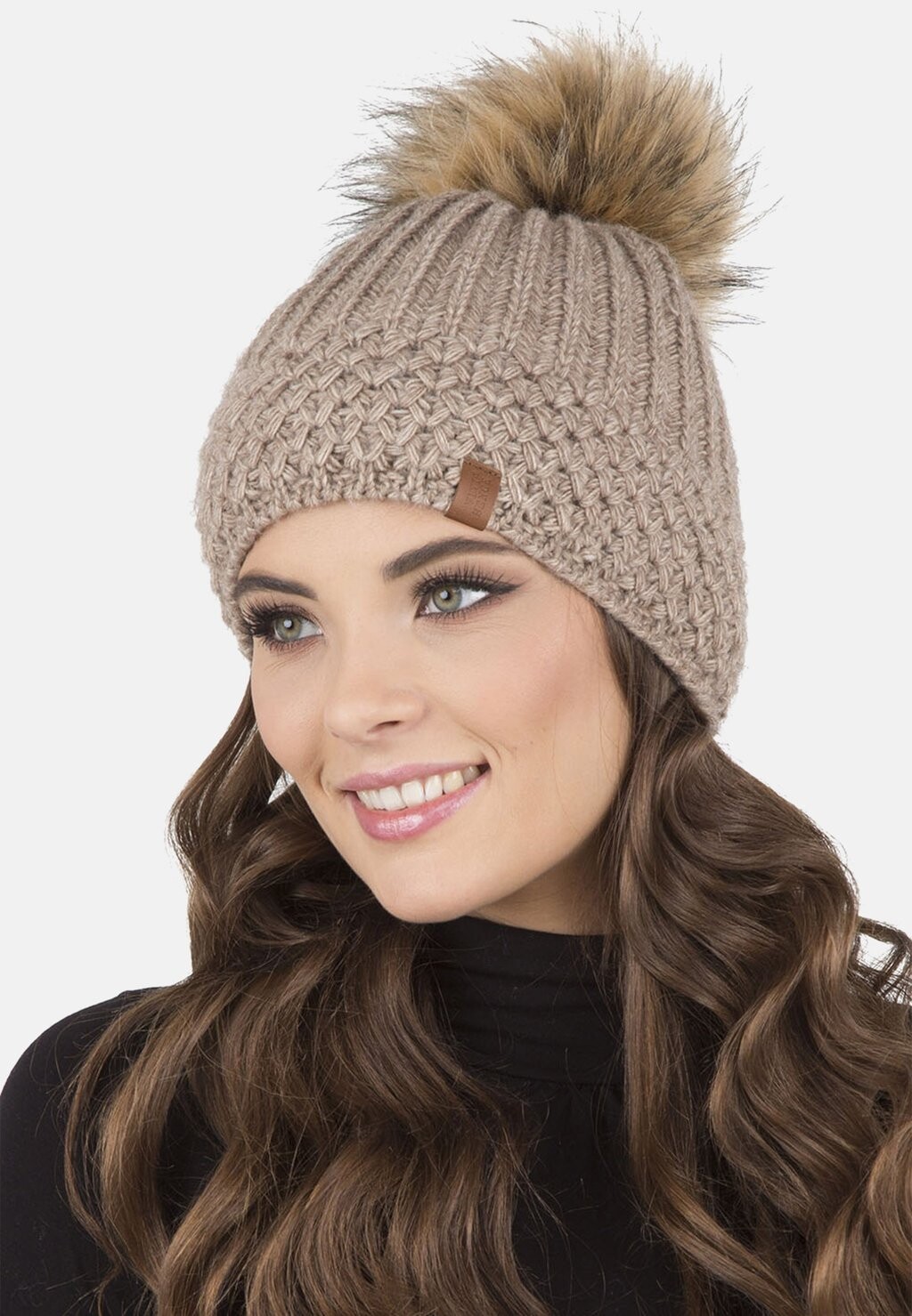 

Шапка Vivisence, цвет beige