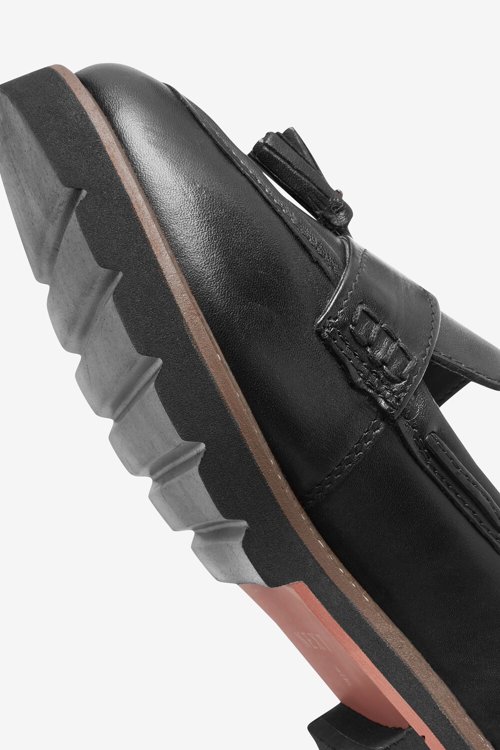 Кожаные лоферы Forever Comfort на толстой подошве с бахромой Next, черный — фото 4