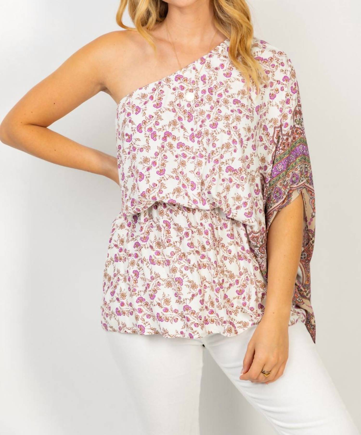 

Топ с цветочным принтом и открытыми плечами в оттенке айвори White Birch, кремовый