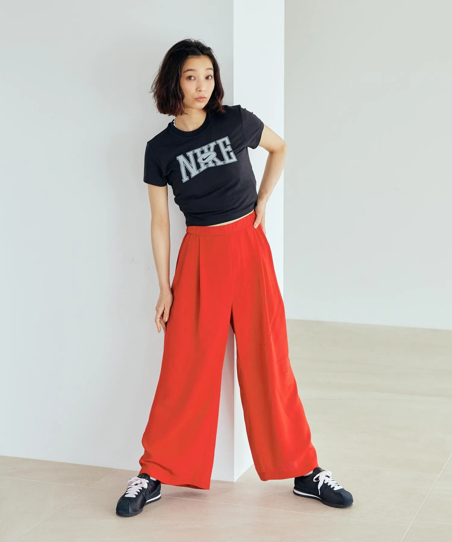 Женская футболка Nike Sportswear Slim Cropped T-Shirt — фото 3