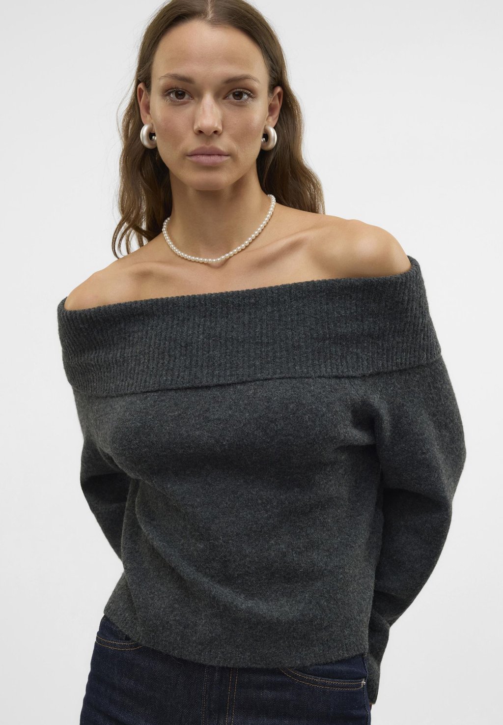 

Джемпер VMBOOM OFF SHOULDER Vero Moda, серый