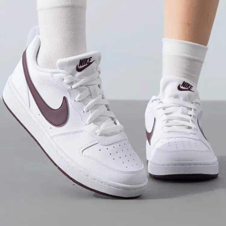 Nike Детские кроссовки для скейтбординга Court Borough с нескользящей подошвой и износостойкими резиновыми вставками, цвет "белый кофе" — фото 3