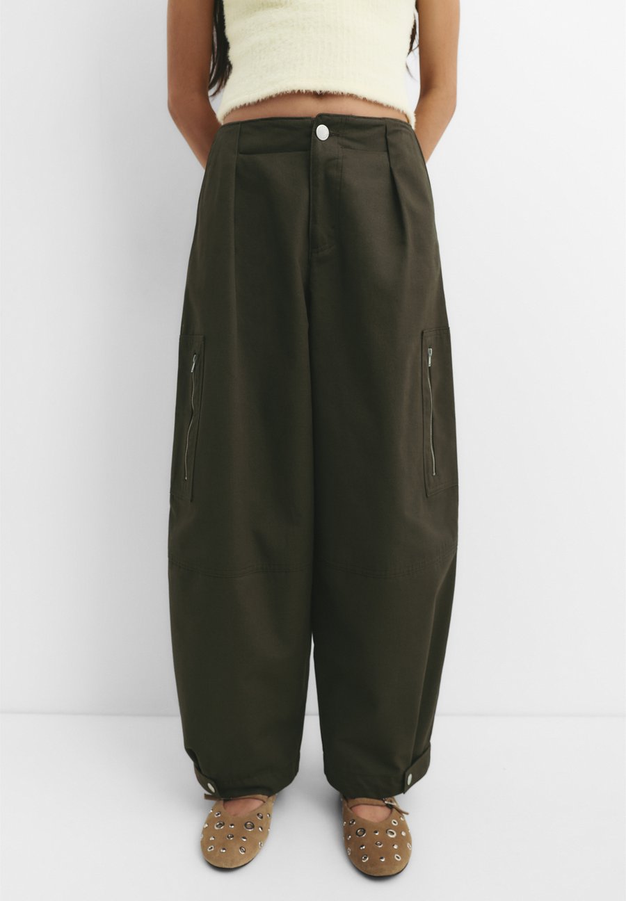 

Брюки PULL&BEAR BALLOON FIT, Khaki