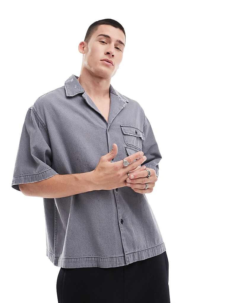 

ASOS DESIGN – Серая джинсовая рубашка оверсайз свободного кроя и короткого кроя с кубинским воротником