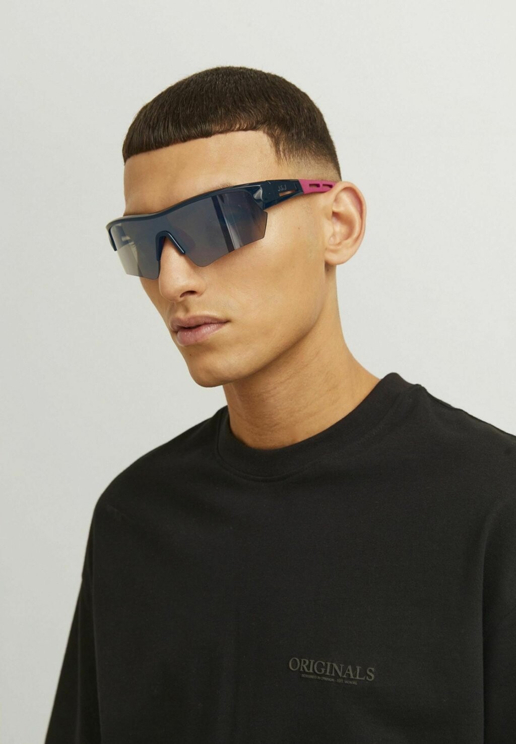 

Солнцезащитные очки Jack & Jones, цвет black