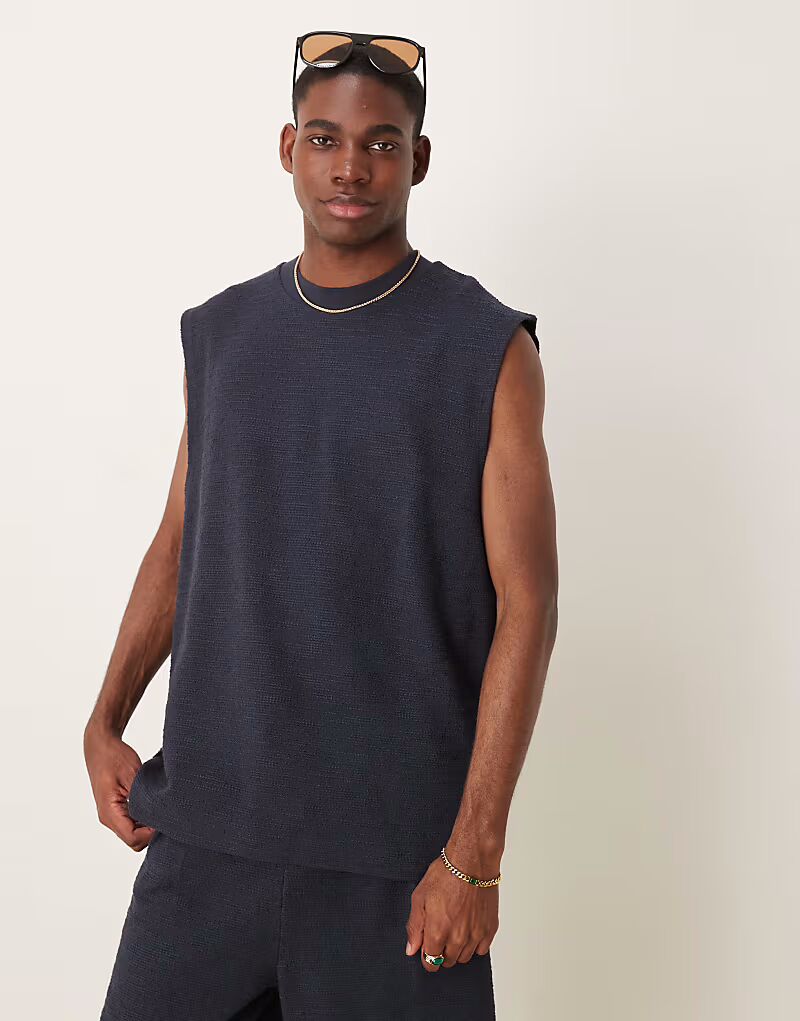 

ASOS DESIGN объемная фактурная майка темно-синего цвета