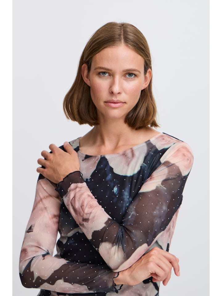 

БЛУЗКА BYUMARA - облегающий крой, микс черных роз b. young