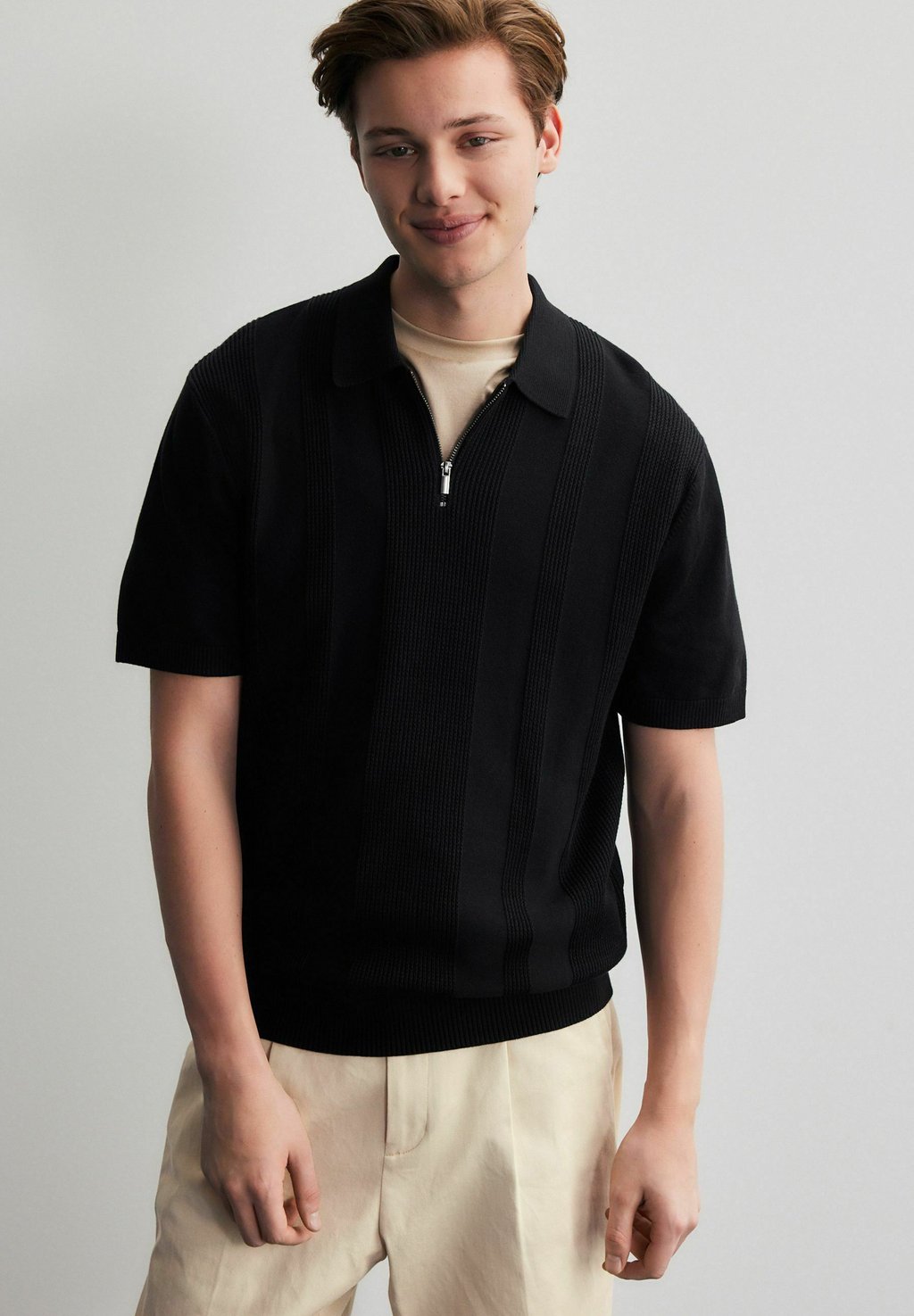 

Поло REGULAR FIT TEXTURED QUARTER ZIP Next, черный