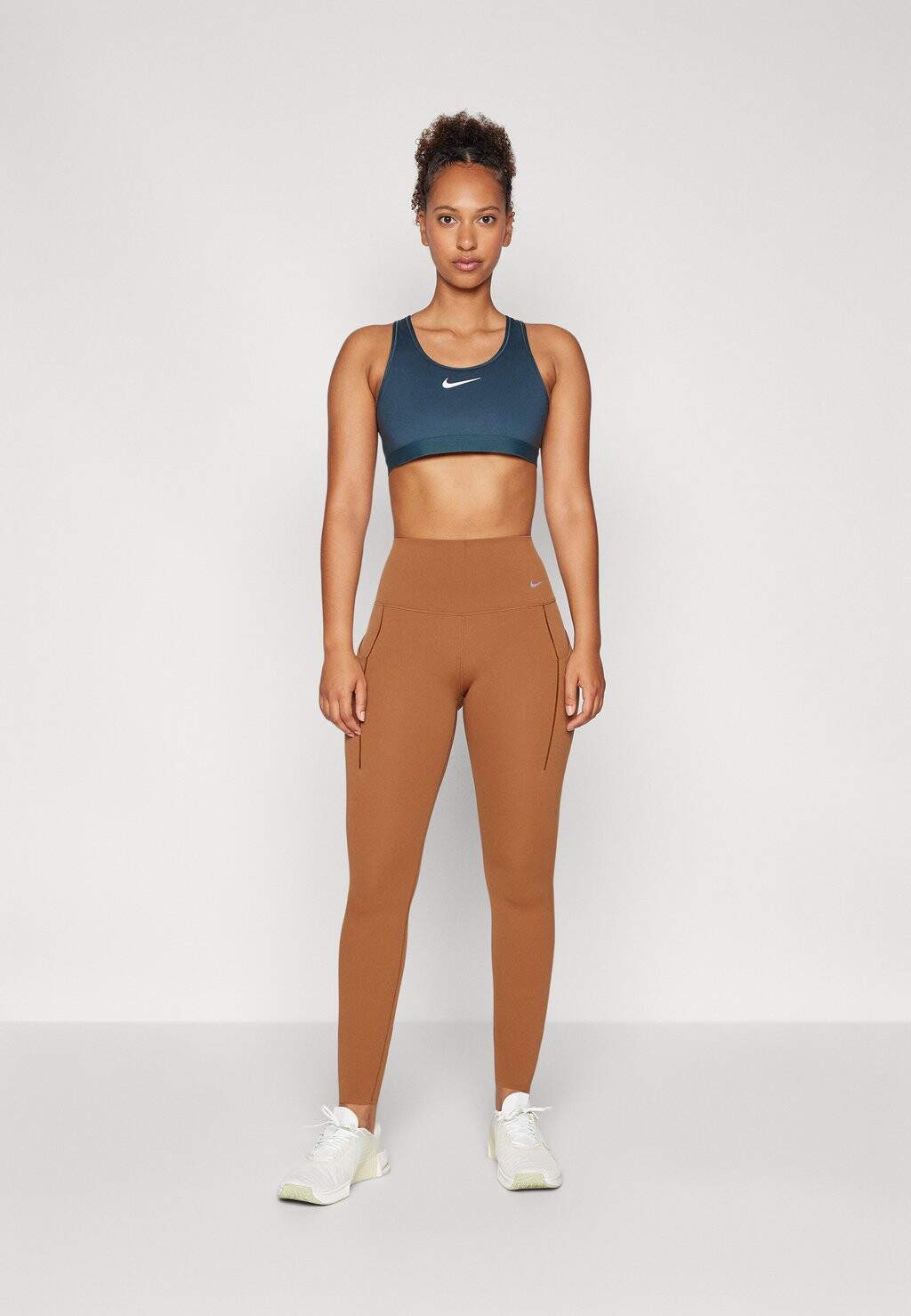 

Тайтсы UNIVERSA Nike, бежевый