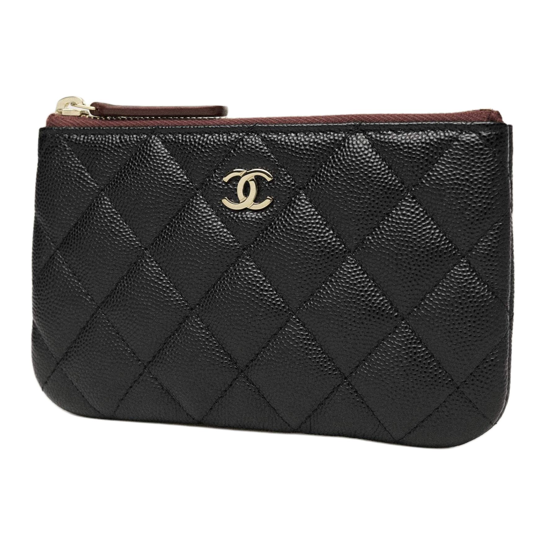 CHANEL Клатч из зернистой тиснёной блестящей телячьей кожи с принтом трубы — фото 2