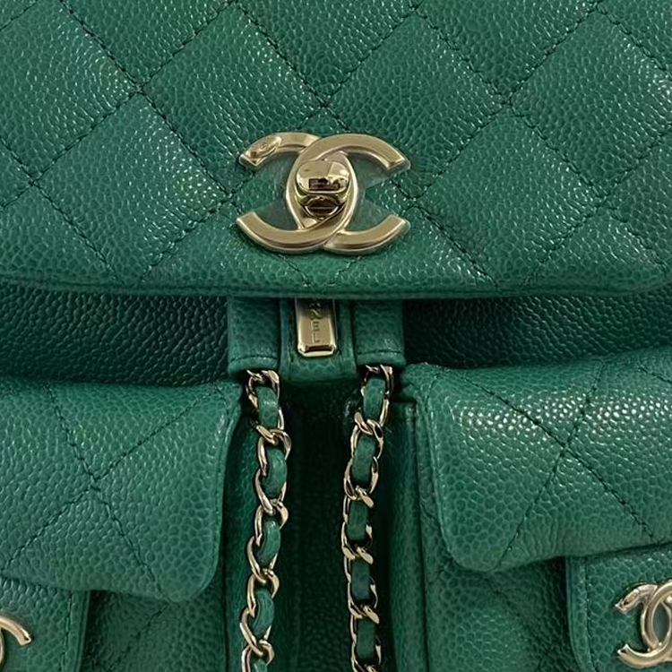 Кожаный рюкзак из коровьей кожи Трампетс женский зеленый CHANEL — фото 2