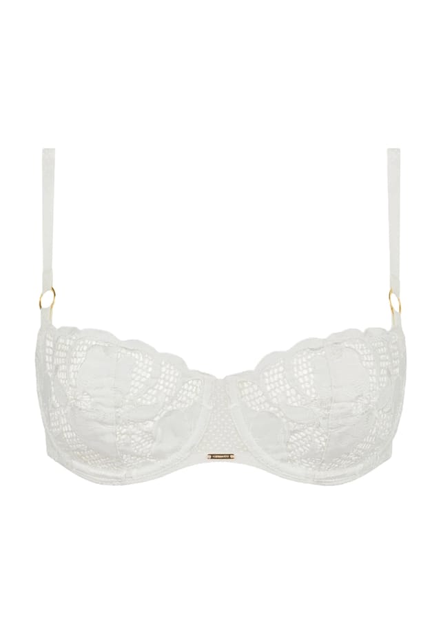 

Фирменный бюстгальтер-балконет Fleurs с регулируемыми бретелями и кружевом. Chantelle, цвет a32 satin milk