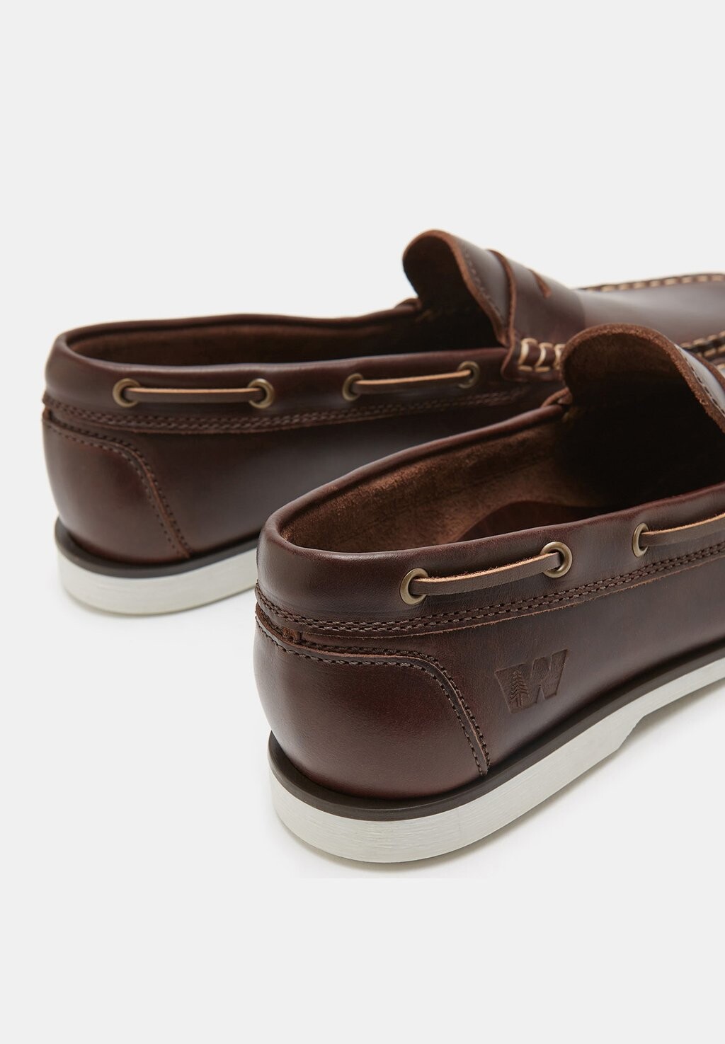 

Мокасины Bata, коричневый