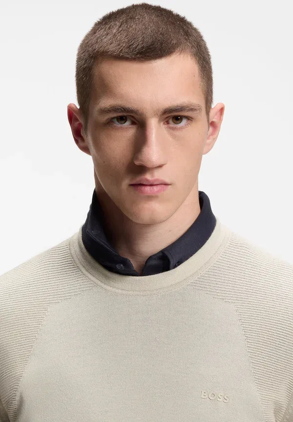 Джемпер Kn Momentum Lite Cn Jumper Boss, светло-бежевый — фото 4