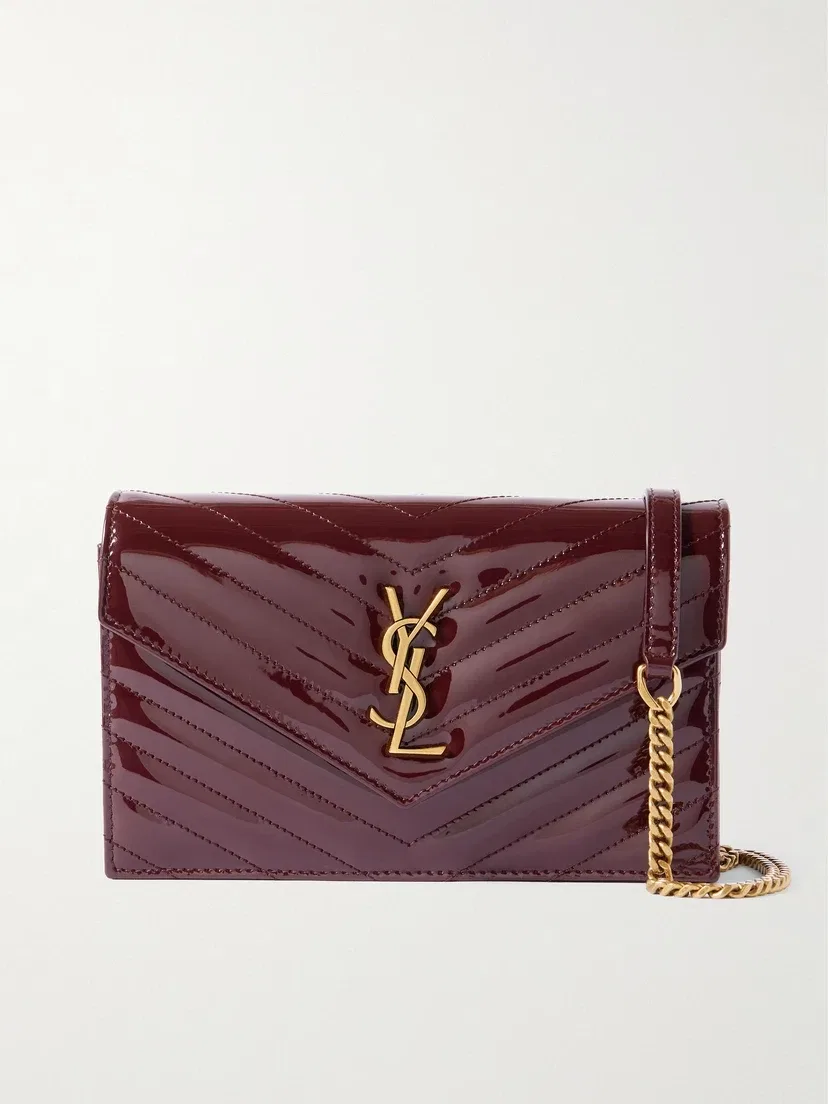 Сумка через плечо Cassandre Envelope из лакированной кожи с ромбовидной стежкой SAINT LAURENT, бордовый